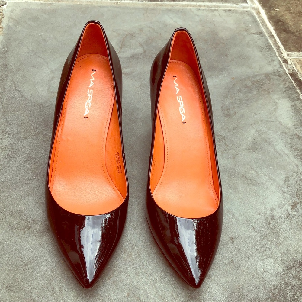 Via Spiga black patent leather pumps